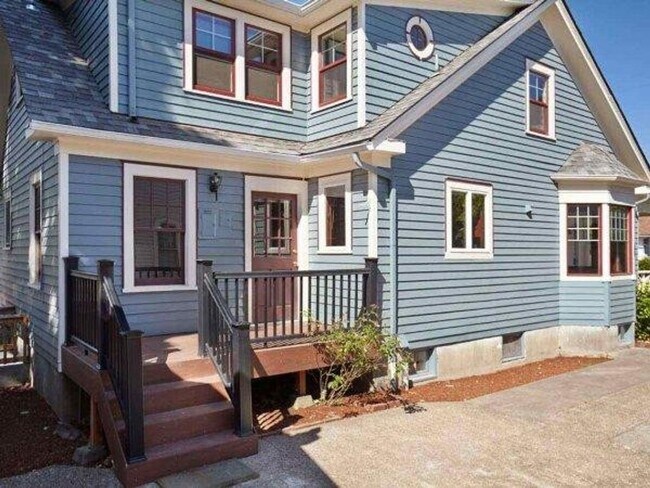 Building Photo - 243 NW 10th St