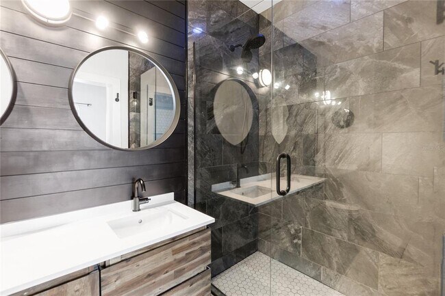 Building Photo - 5617 Whitehead St