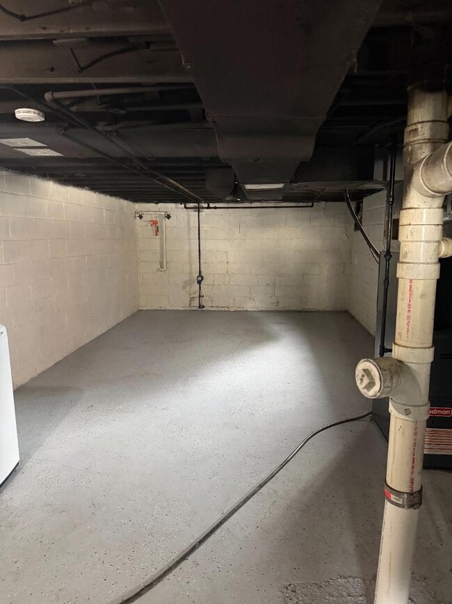 Building Photo - 7245 Bruno Ave