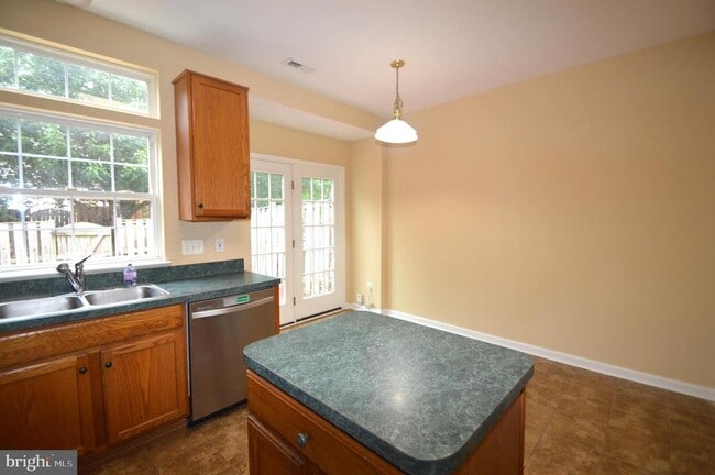 Building Photo - 21081 Pickerelweed Terrace