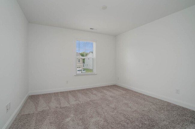 Building Photo - 19225 Yellow Birch Dr