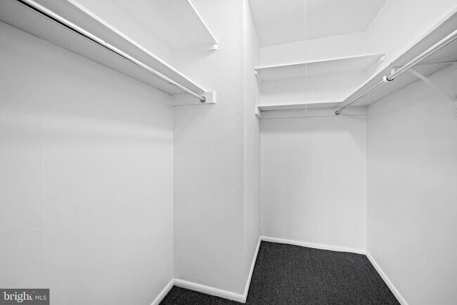 Building Photo - 1 E University Pkwy