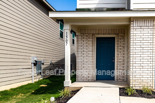 Building Photo - 1507 Middlecoff Ter