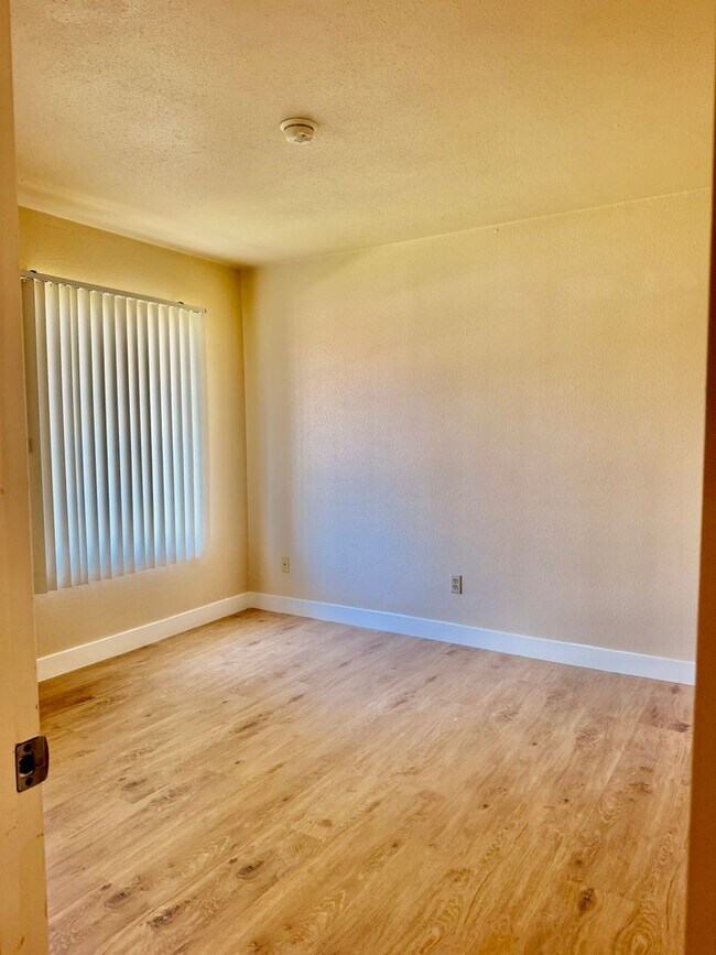 Building Photo - 228 Eagleview Pl