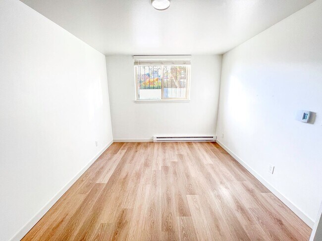 Interior Photo - Val Anne