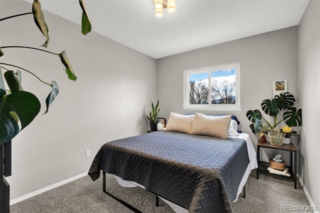 Building Photo - 3240 Post Oak Dr