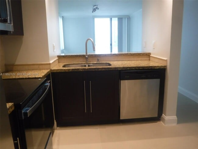 Building Photo - 850 N Miami Ave