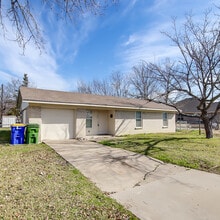 Building Photo - 3BR/1.0BA Single Family - Seagoville