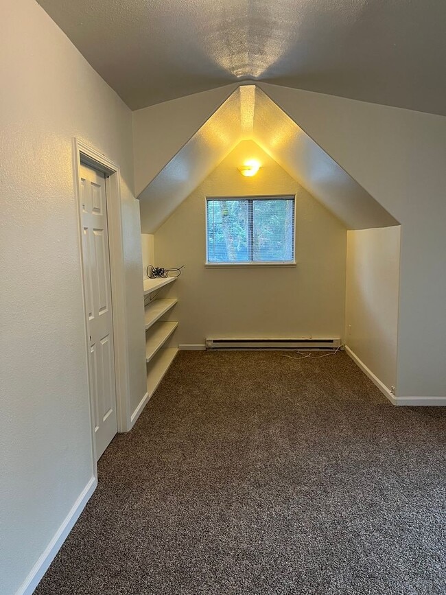 Building Photo - debd01