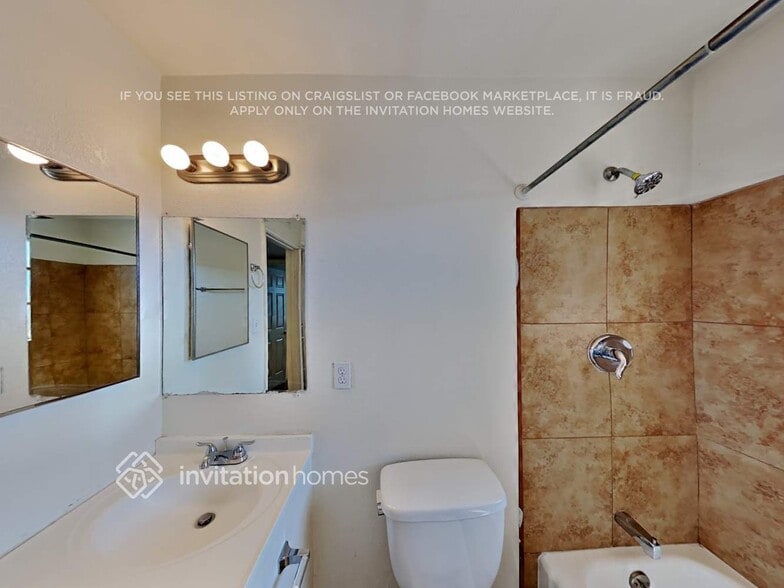 Building Photo - 402 N 47th Pl