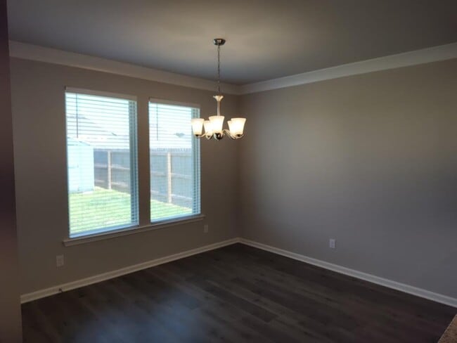 Building Photo - 108 Hardwood Dr