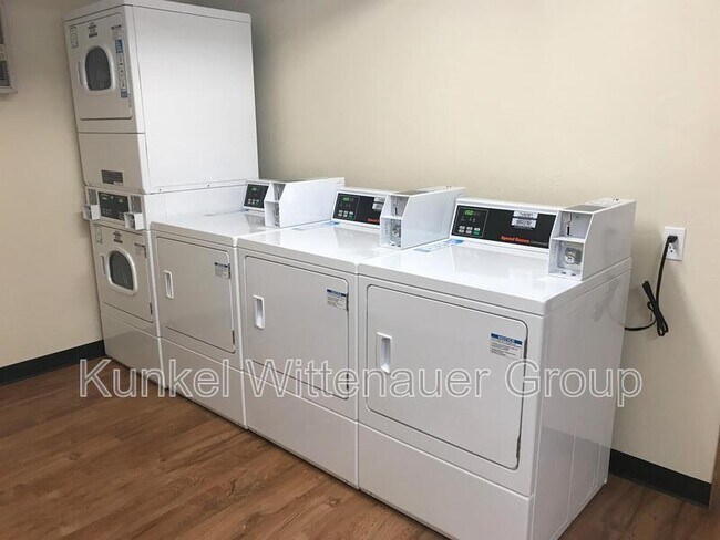 Building Photo - 1810-6 Jamestown Road