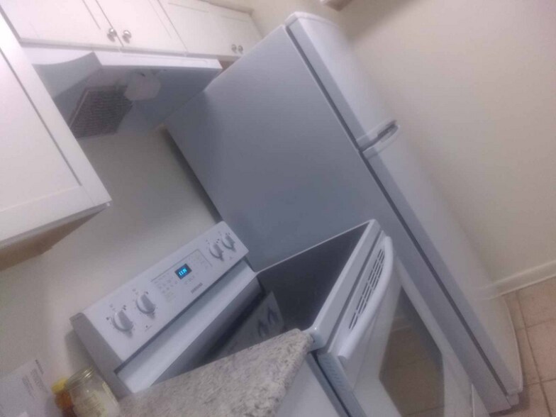 Building Photo - 7024 SW 18th Pl