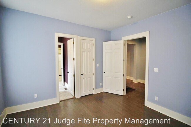 Building Photo - 908 N Marsalis Ave