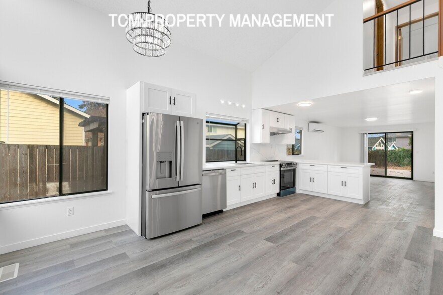 Building Photo - 35426 18th Ave SW