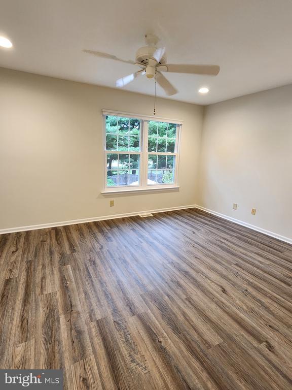 Building Photo - 12 Pondview Ct