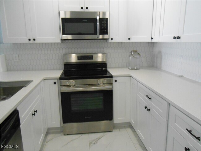 Building Photo - 636 Eisenhower Blvd