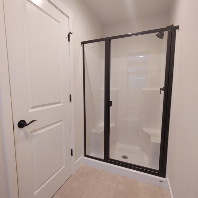 Building Photo - Modern 4BR + AC | Minutes to Hillsboro & High Tech Corridor - Coming Soon!