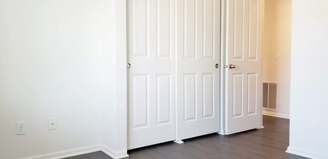 Building Photo - Move in Ready! - Tumwater Hill home with 3...