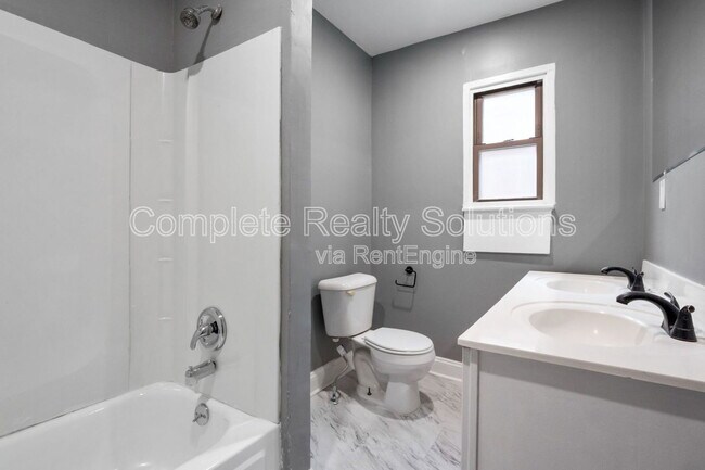 Building Photo - 3158 Oregon Ave