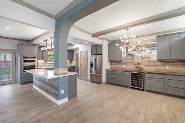 Building Photo - 12903 Figaro Dr