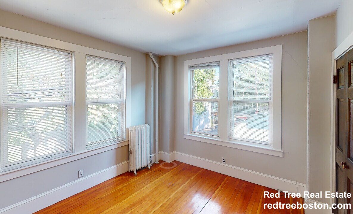 Building Photo - 5 Elmer St