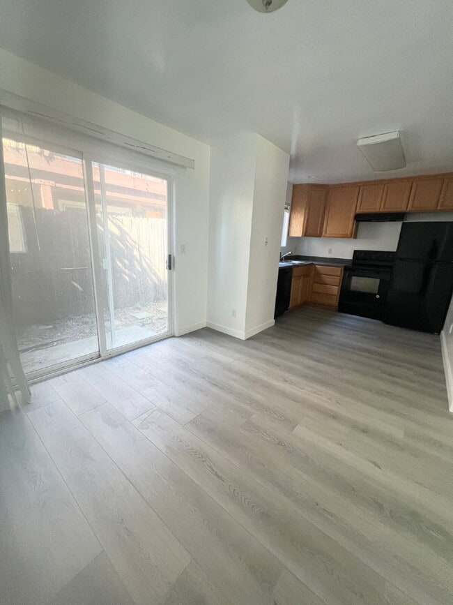 Building Photo - 2205 15th Ave