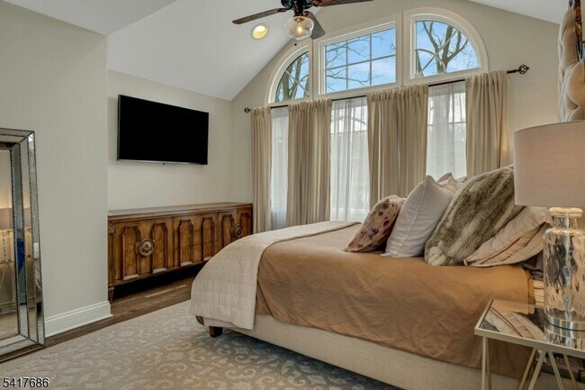 Building Photo - 21 Ridgedale Ave