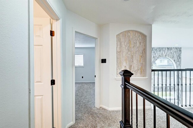 Building Photo - 12915 Stratford Heights Dr