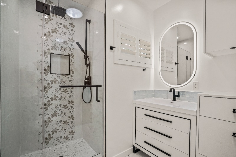 Building Photo - 4230 Van Nuys Blvd