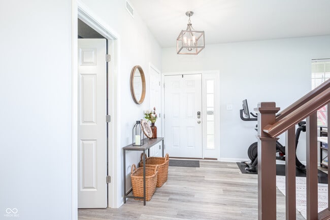 Building Photo - 10848 Sablecliff Wy