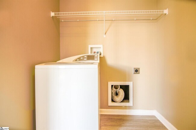 Building Photo - 8 Sunfield Ct