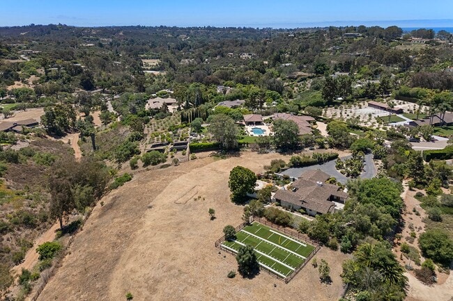 Building Photo - This Beautiful Hacienda Style Home combine...
