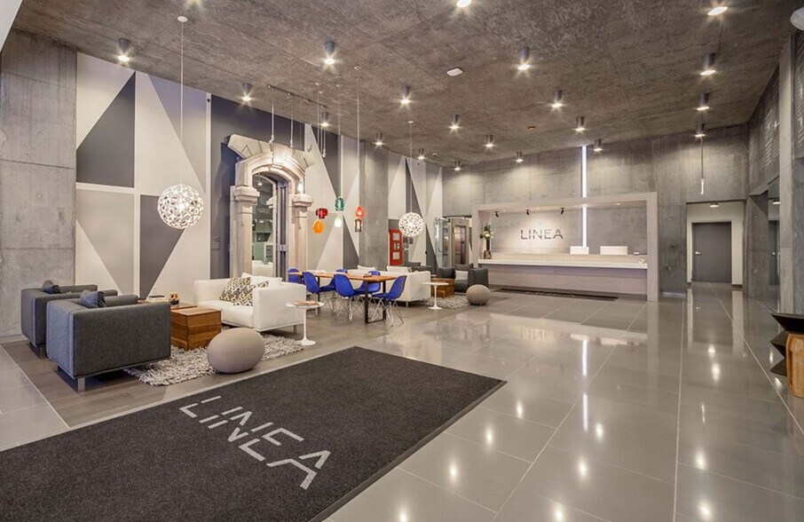 Building Photo - 236 W Lake St