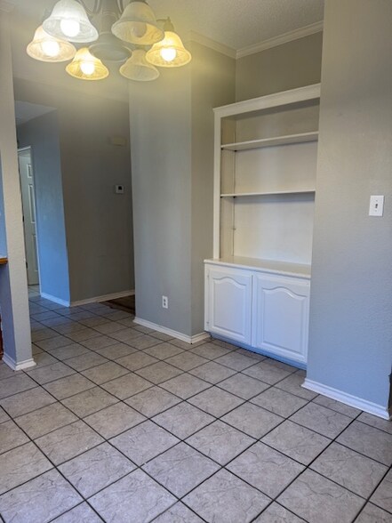 Building Photo - 2 Jeffrey Cir