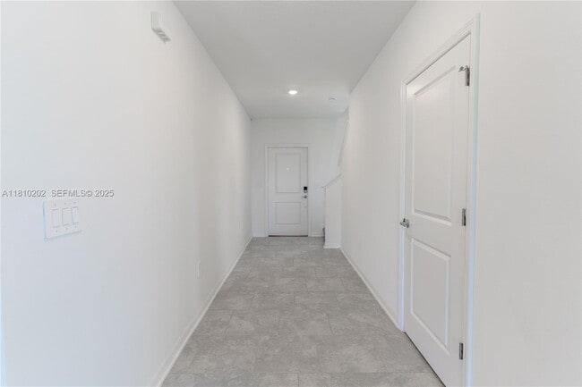 Building Photo - 934 Cattleman St