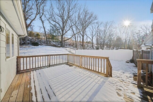 Building Photo - 55 Evelyn Rd