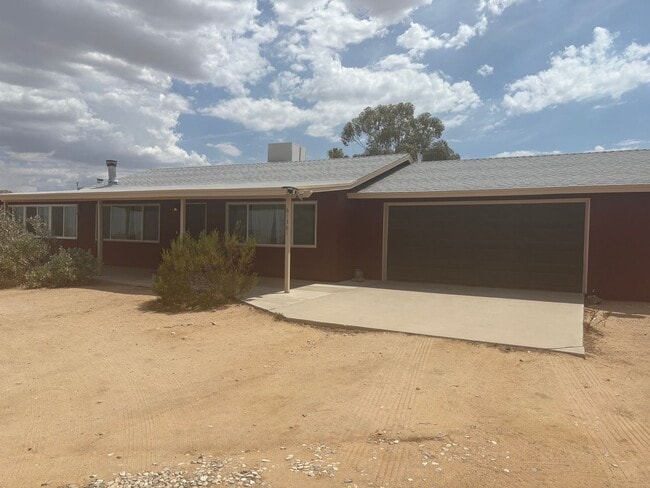 Primary Photo - 3 Bedroom 1.5 Bath Modern Farmhouse near J...