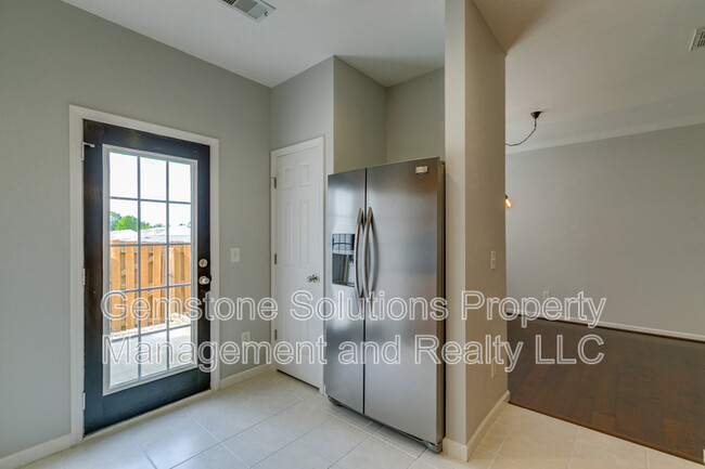 Building Photo - 1101 Downs Blvd