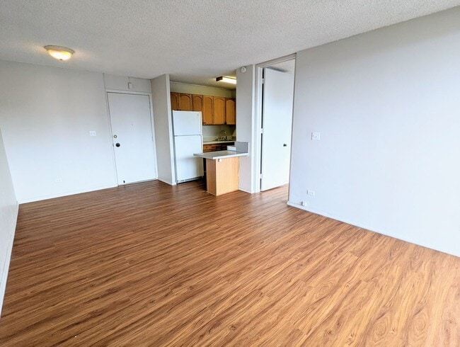 Building Photo - Partly Furnished 1-Bedroom 1-Bath with 1 p...