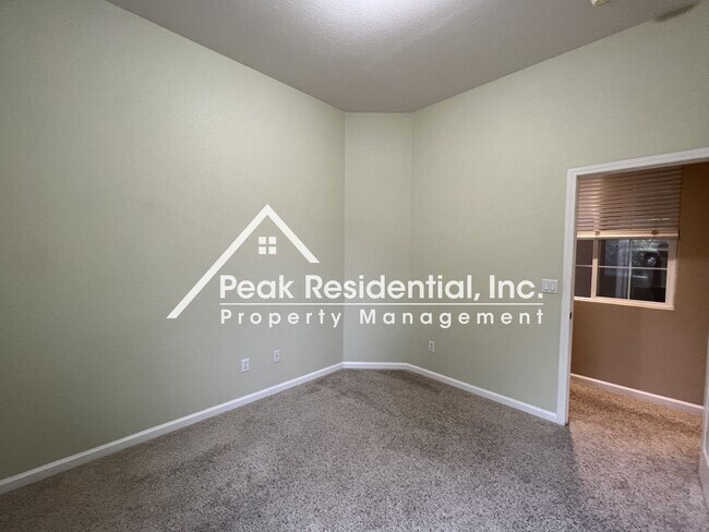 Building Photo - Wonderful Rocklin 4bd/2ba Home - Gated Com...