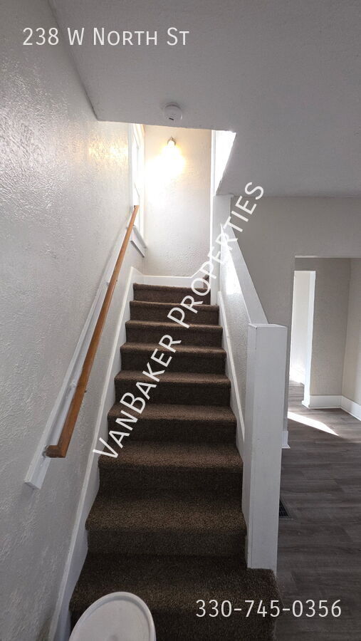 Building Photo - 238 W North St