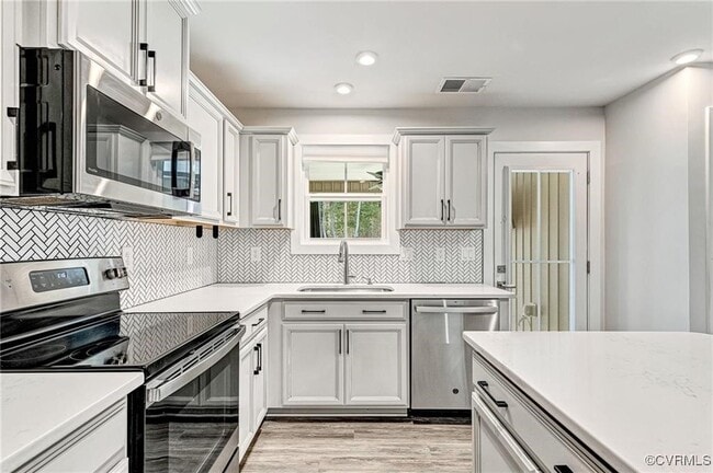 Building Photo - 6573 Carters Walk Ln