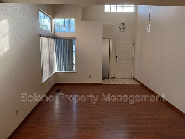 Building Photo - 318 Ridgecrest Cir