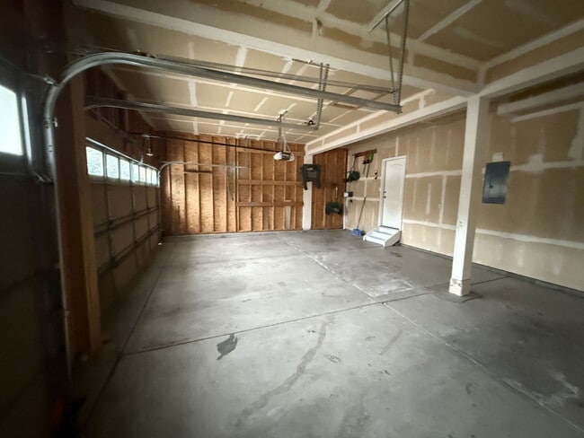 Building Photo - 8130 Lighthouse Ln