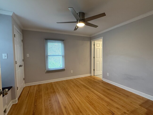 Building Photo - Renovated 3 bedroom 2 bathroom home with large yard