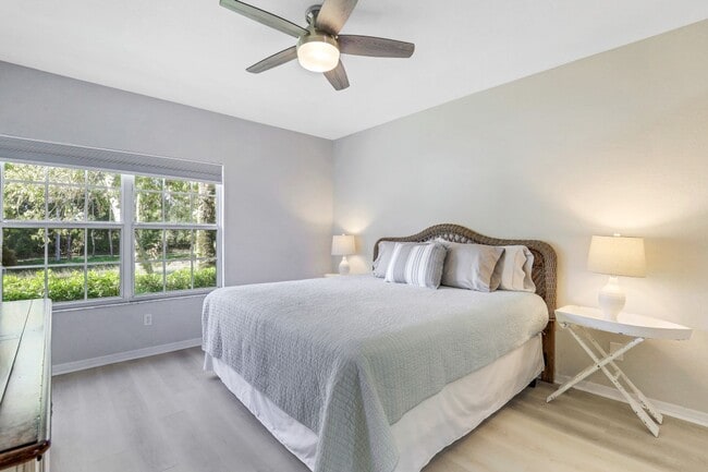 Building Photo - ** CALUSA BAY ** 2 BED / 2 BATH - CONDO - ...