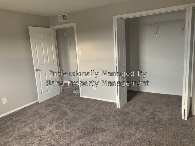 Building Photo - 117 Sylvia Dr