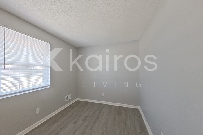 Building Photo - 3216 McCleod Ave