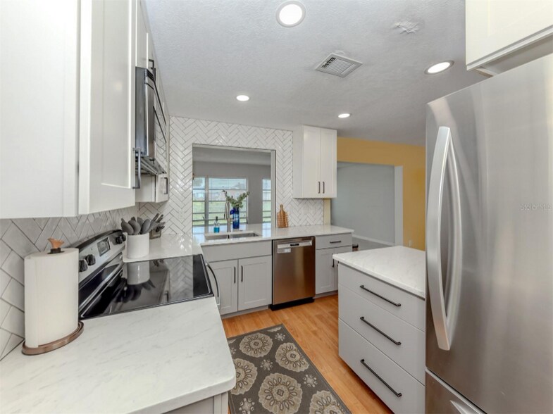Building Photo - 8122 Trionfo Ave